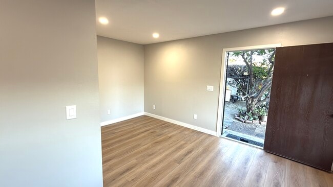 Livingroom - 6186 Daisy Pl