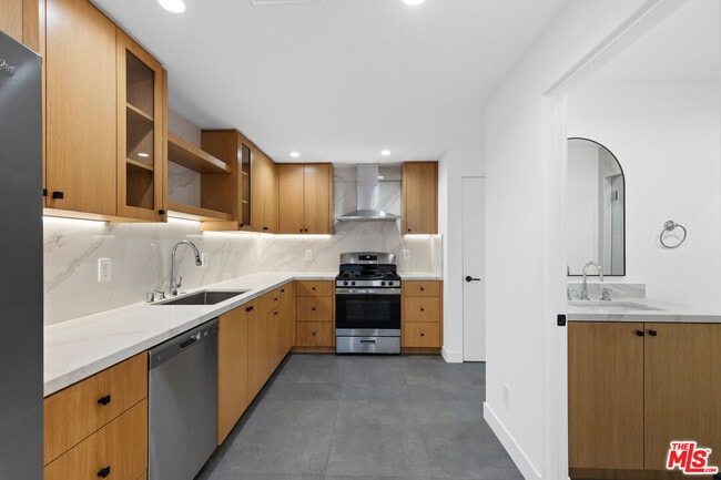 Photo - 1062 S Alfred St