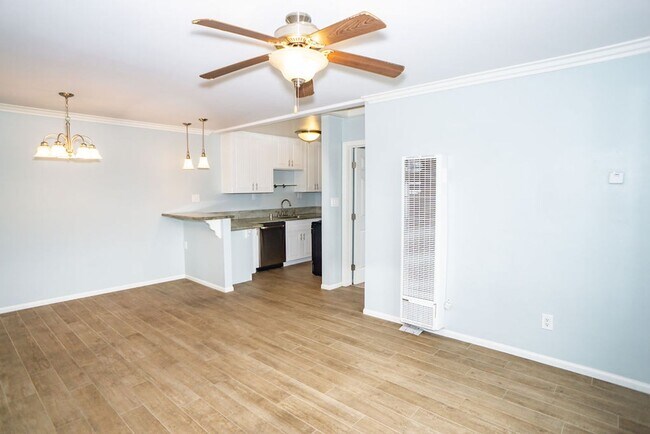 Photo - 855 Emerald St Unit B