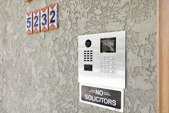 Photo - 5232 W 20th St Unit Half