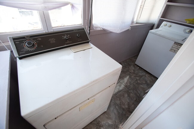 Laundry - 1723 Winona Blvd Unit 1723