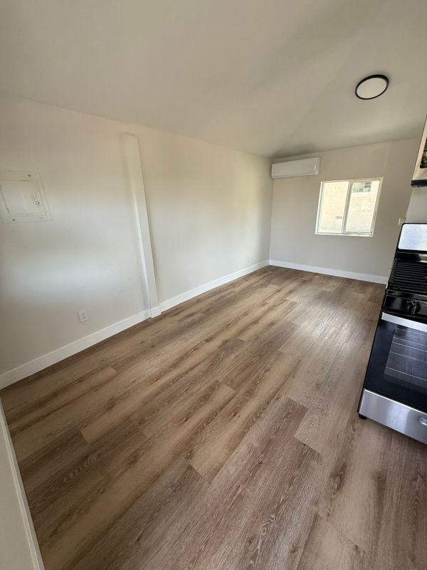 Photo - 24057 Race St