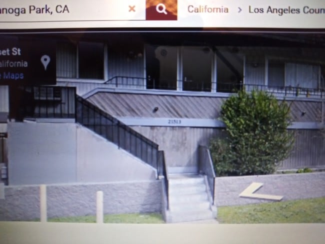 Small bldg - 21513 Cohasset St Unit 202