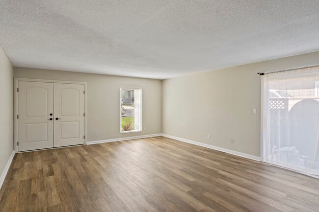 Photo - 1909 Harriman Ln Unit 1