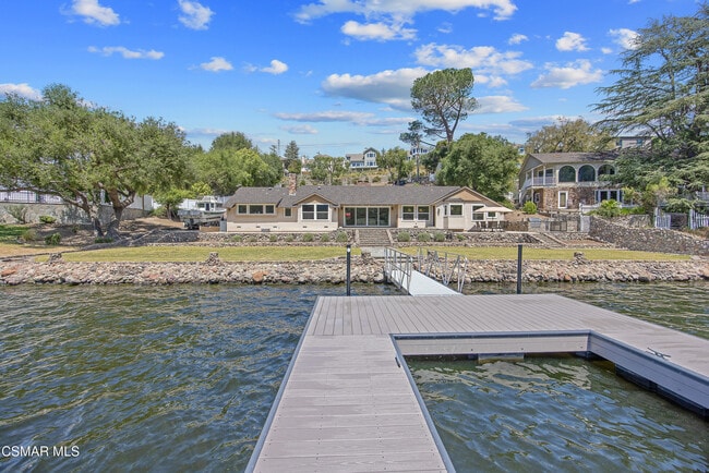 Building Photo - 800 Lake Sherwood Dr
