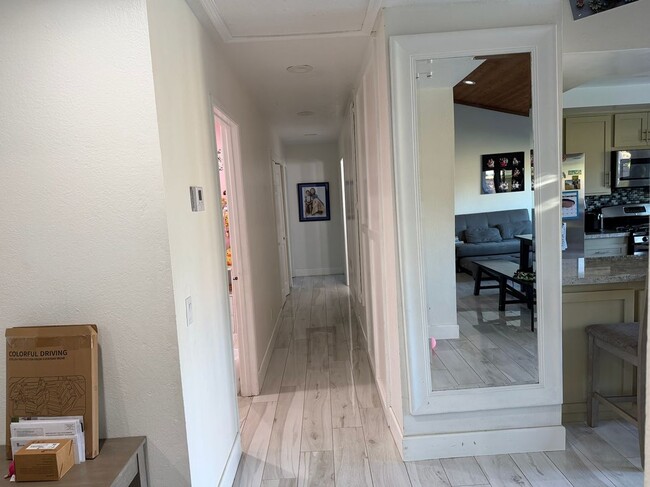 Photo - 1490 Sierra Madre Dr