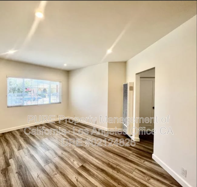 Photo - 1639 W 205th St