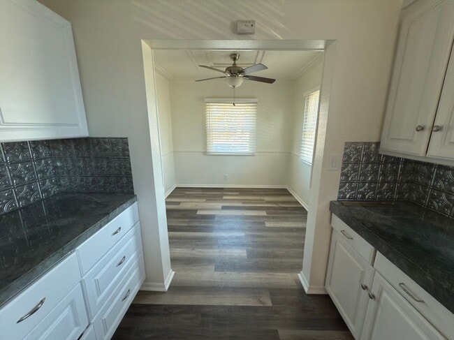 Photo - 1130 E Workman Ave