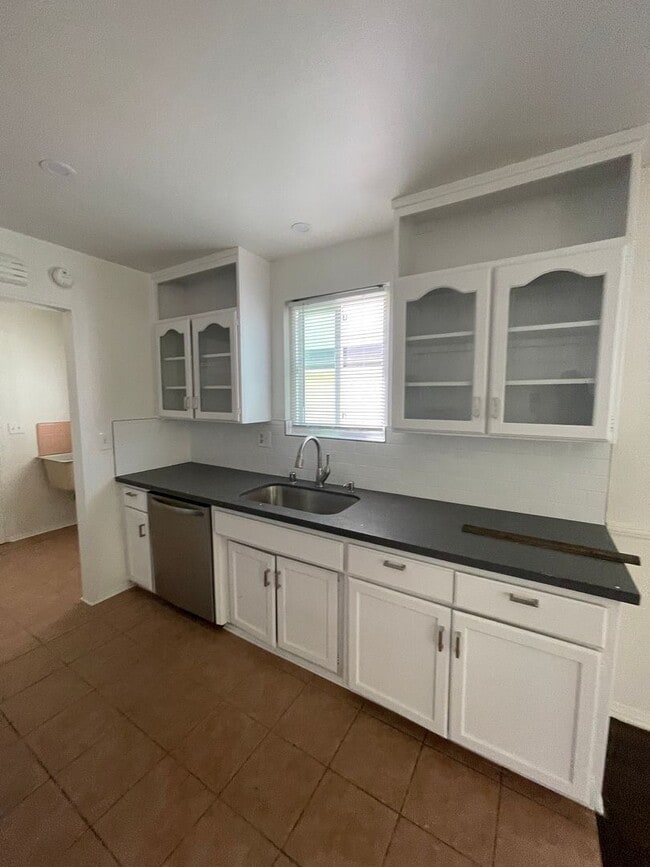 Photo - Charming 3br 1bth - Quiet Street