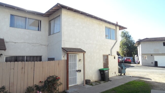 Building Photo - 640 S Fashion Park St Unit D