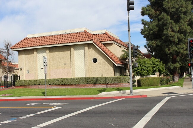 2 bedroom/2 bath condo located in the Tang... - 2 bedroom/2 bath condo located in the Tang...