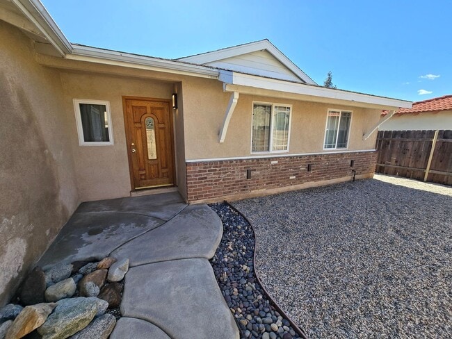 Photo - Beautiful 3 Bedroom Home with Pool