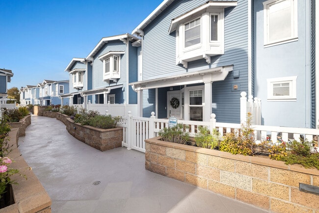 Photo - 231 Aviation Pl