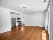 Photo - 2811 Angus St