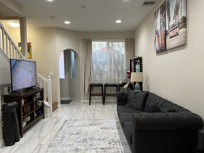 Photo - 1500 Pine Ave