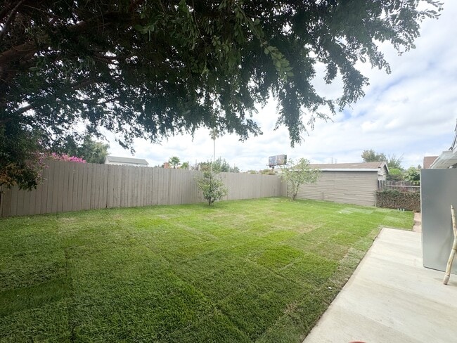 Photo - 7830 Alpaca St