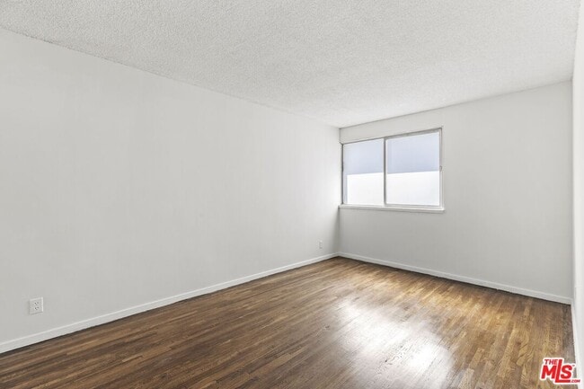 Photo - 1233 Barry Ave Unit 201