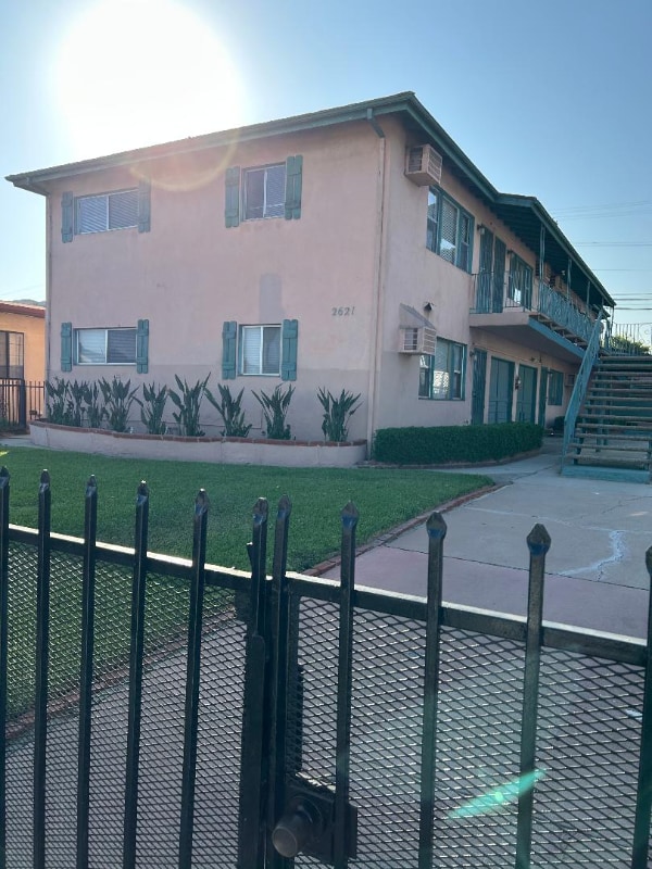 Building Photo - 2621 W Ramona Rd