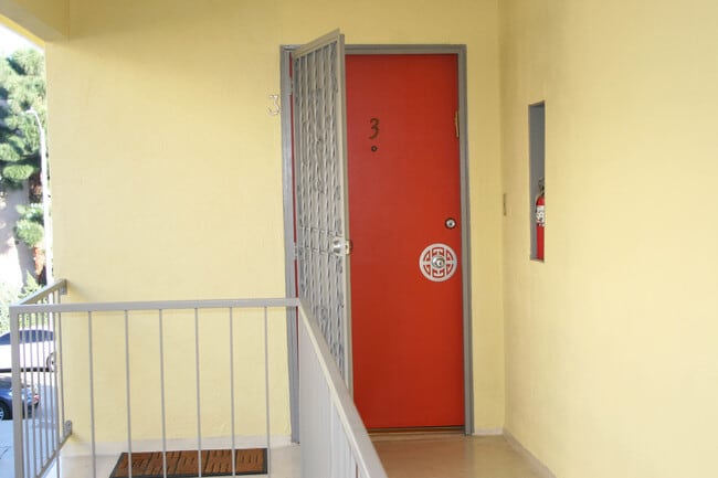 Photo - 1025 S Sherbourne Dr Unit 4