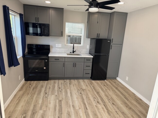 Kitchen - 2428 Denver St Unit 1