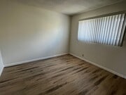 Photo - 25350 Oak St