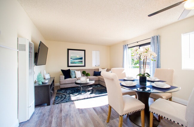 Photo - Locust Avenue Apartments