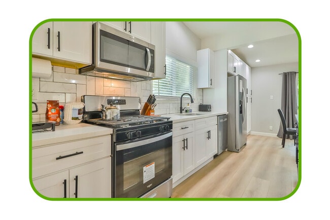 full kitchen - 7745 Geyser Ave