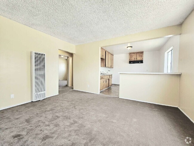 Building Photo - Welcome home to this charming and affordab...