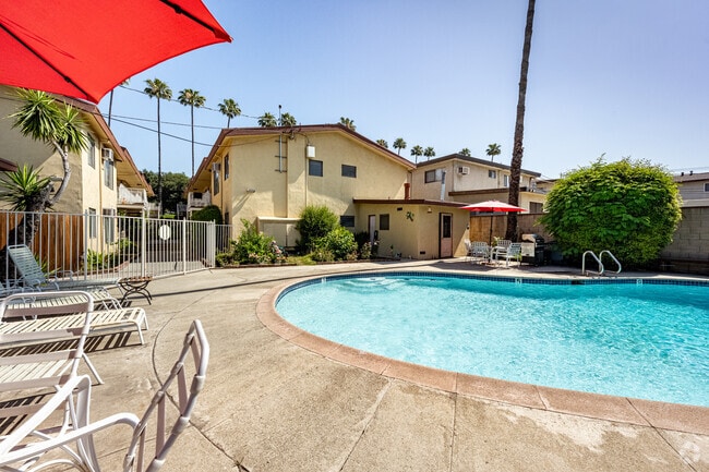 Pool - Foothill Terrace Apartments