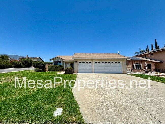 Building Photo - 2816 W Fairview Dr