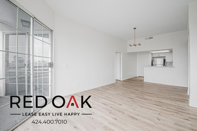 Building Photo - 4320 S Centinela Ave Unit 302