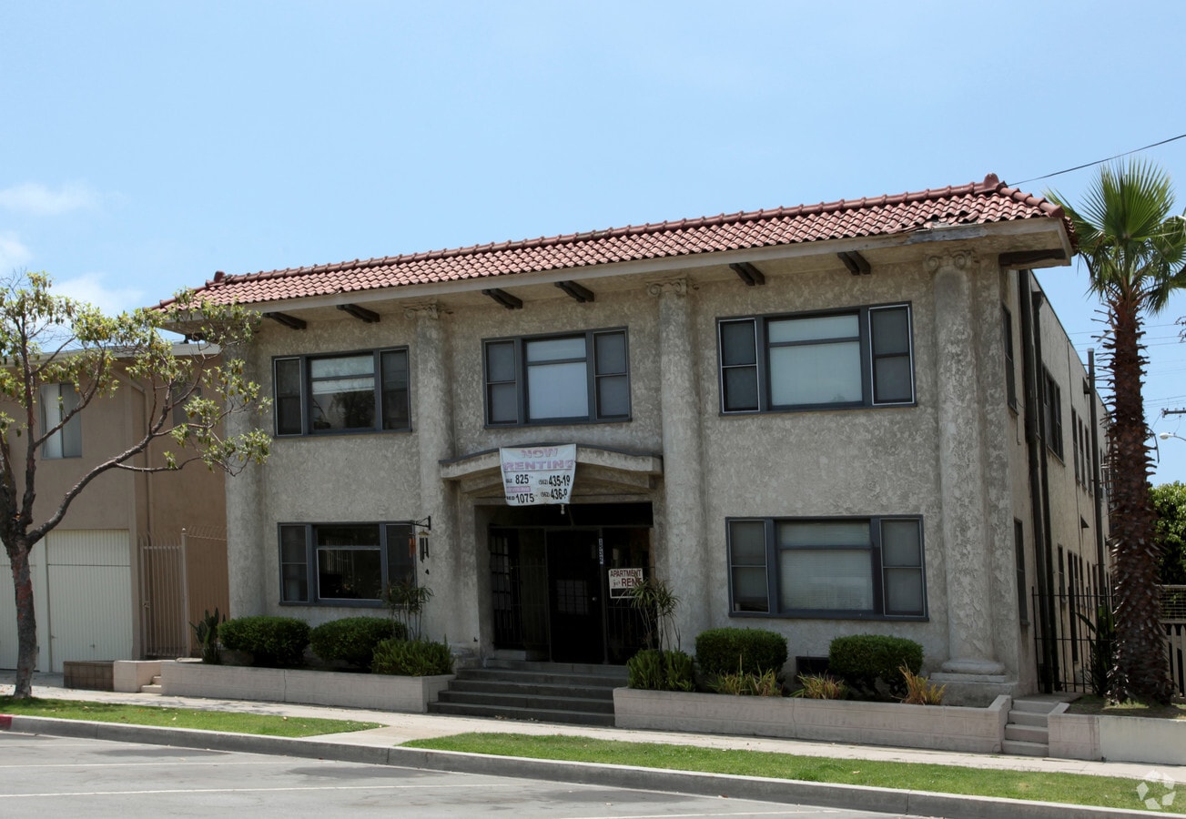 Photo - 1532 E 2nd St Apartments