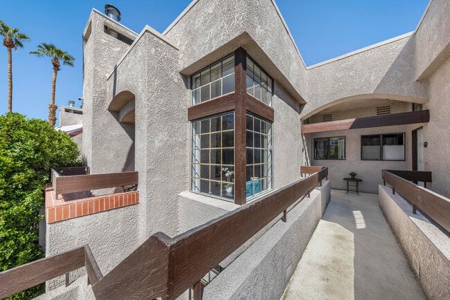 Building Photo - 2601 S Broadmoor Dr Unit 63