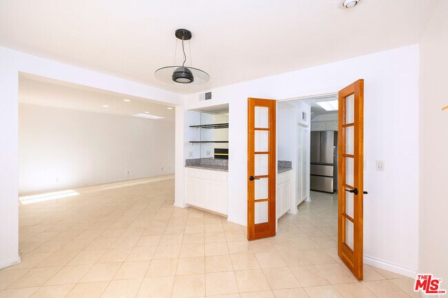 Photo - 13030 Valleyheart Dr Unit 122