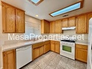 Photo - 14744 Hopland St