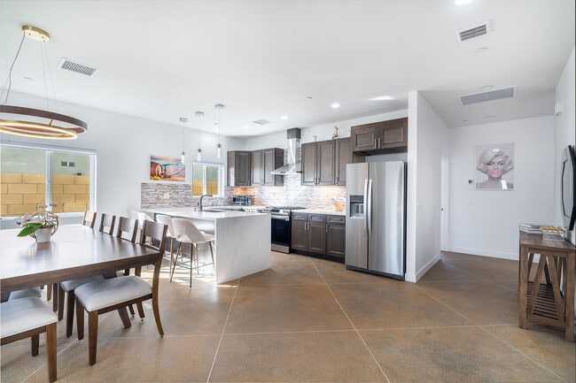 Photo - 15553 Ave Manzana