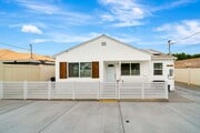 Photo - 10951 Whitegate Ave