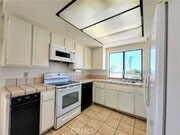 Photo - 2755 E Hill St