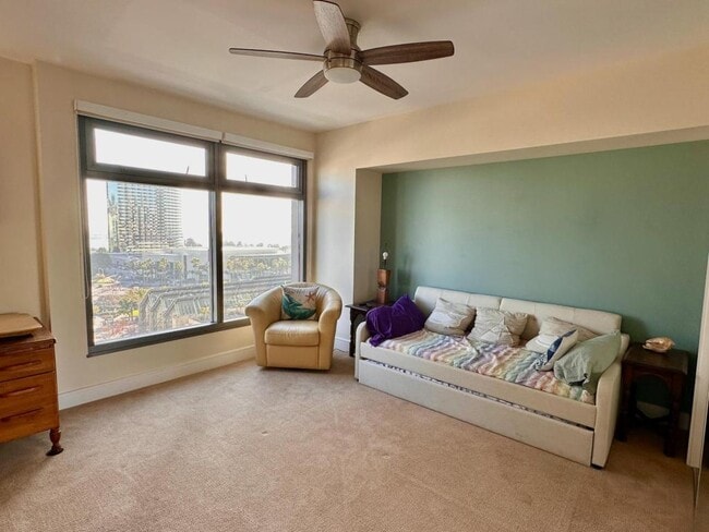 Photo - 645 Front St