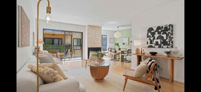 Building Photo - 1730 Camino Palmero St Unit 317