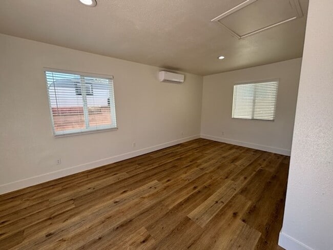 Photo - 5704 Wisteria Dr Unit 3