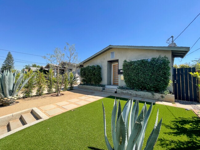 Photo - 958 Camulos St