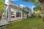 Photo - 16518 Moorpark St House