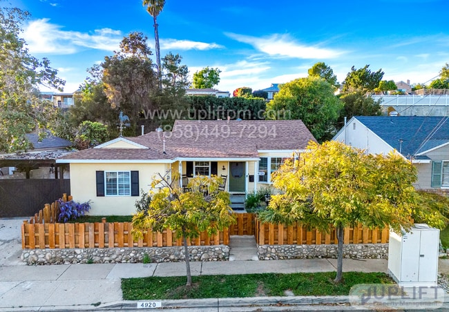 Building Photo - Charming 3-Bedroom Home with Bonus Living ...