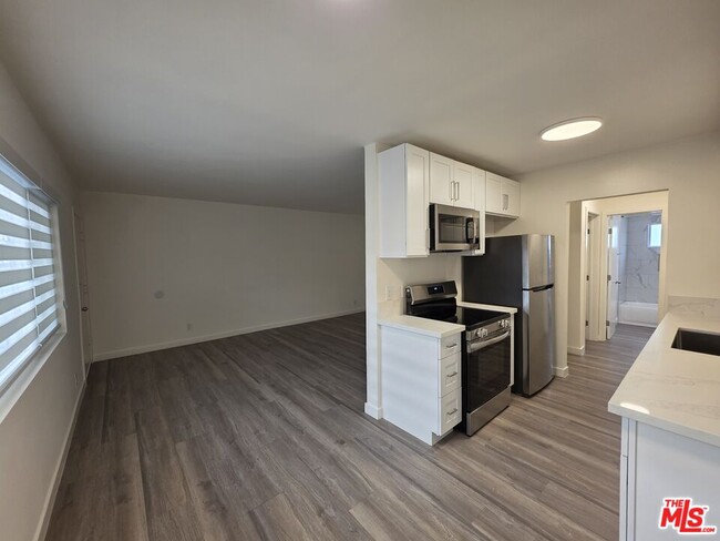 Photo - 1433 Brockton Ave Unit 4