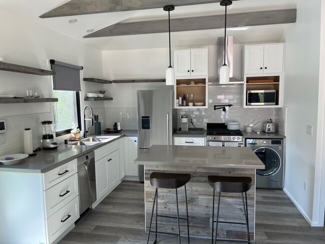 Photo - 12131 Huston St