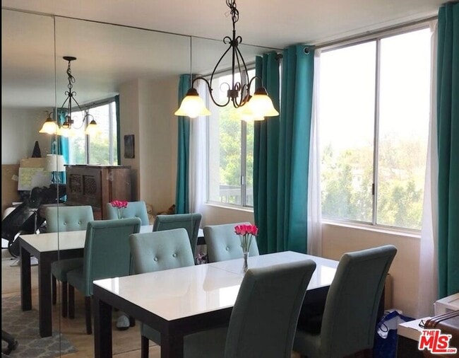 Building Photo - 10747 Wilshire Blvd Unit 708-708 Rental