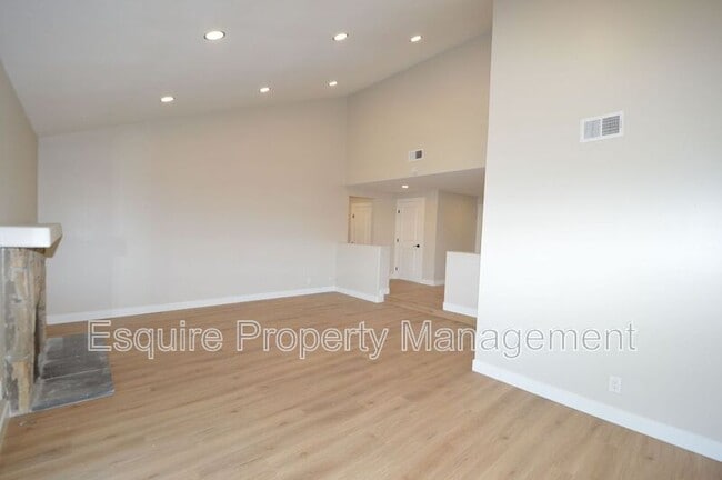 Photo - 3621 Miramar Way