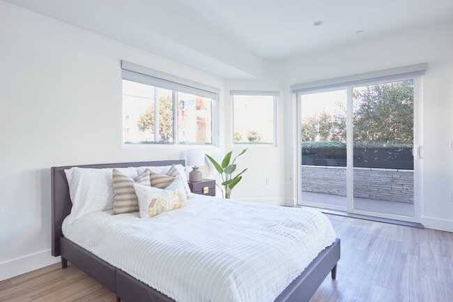 Photo - 1515 Colby Ave