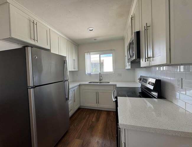 Photo - 3222 Collier Ave